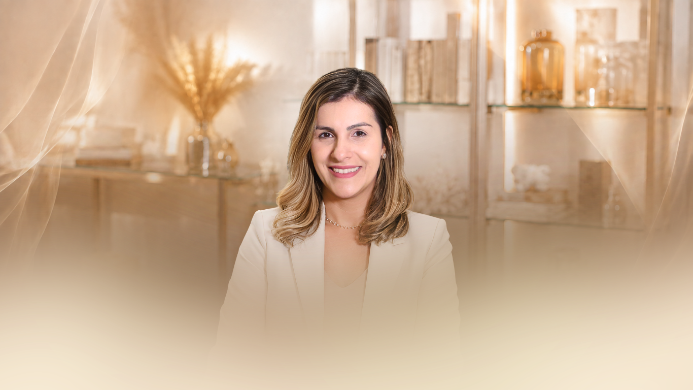 Dra. Débora Camilo na clínica